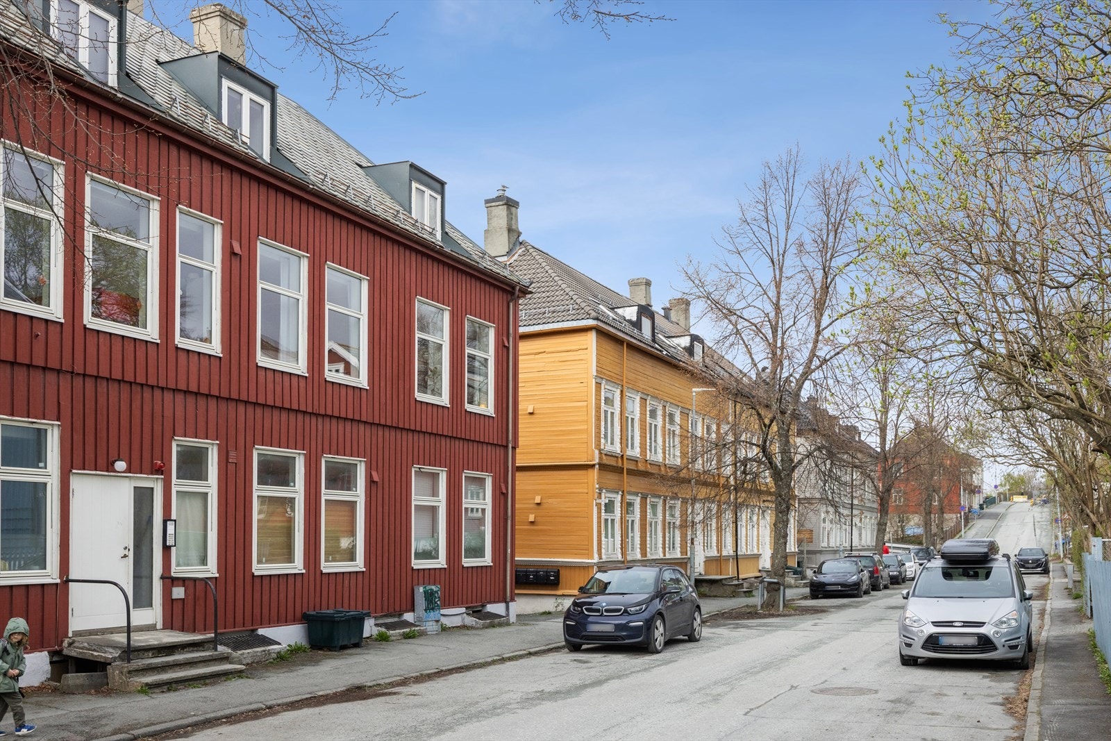 Fasade mot Weidemanns vei, inngang til leiligheten via bakgård. Galleribilde