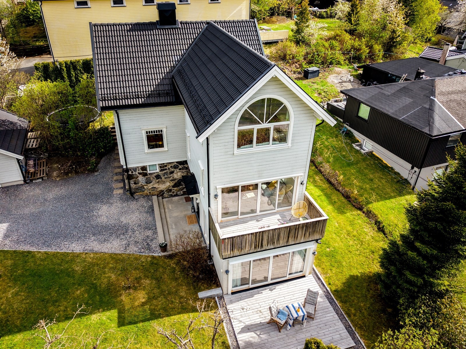 En flott og innholdsrik enebolig. Galleribilde