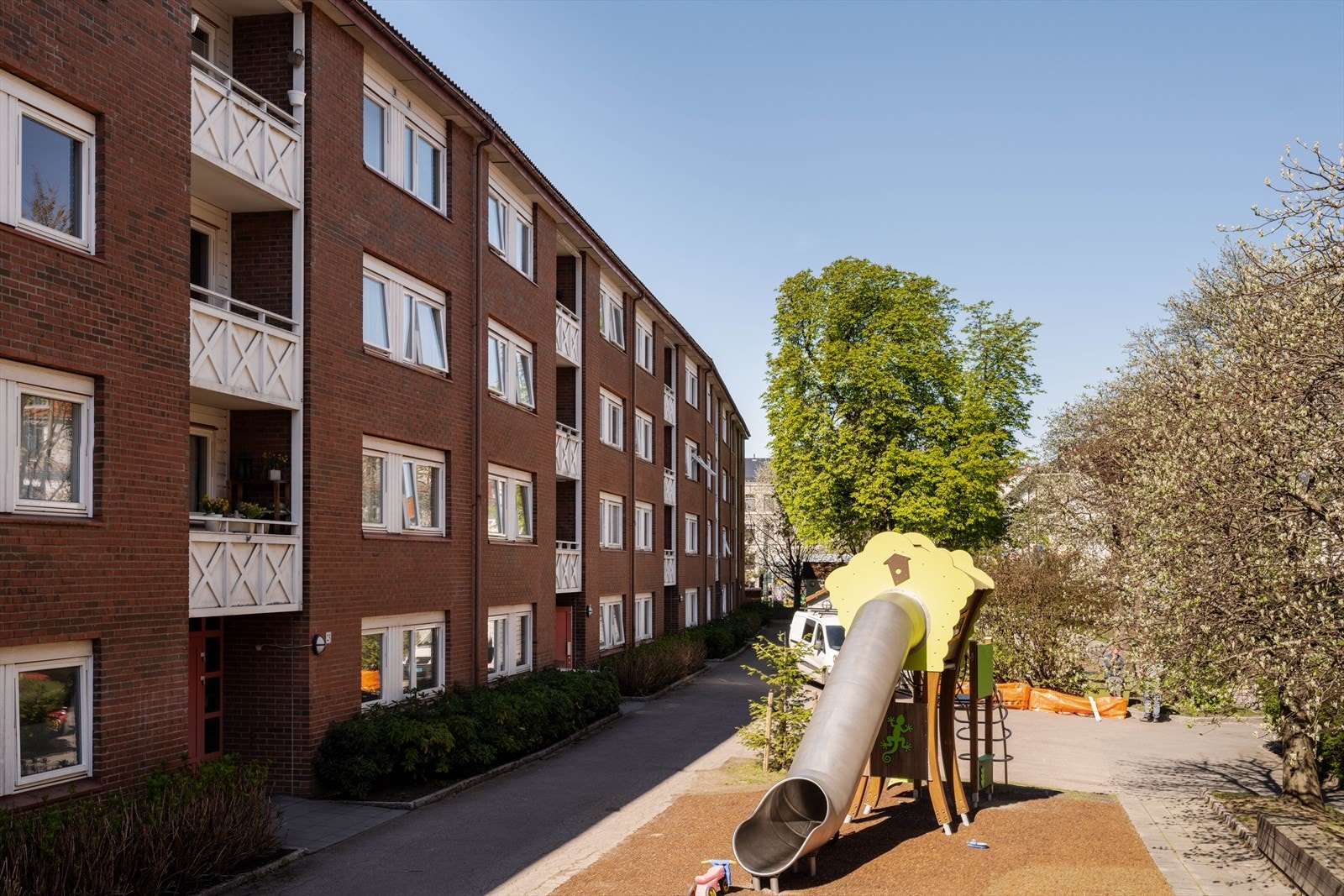 Hyggelig og skjermet bakgård Galleribilde