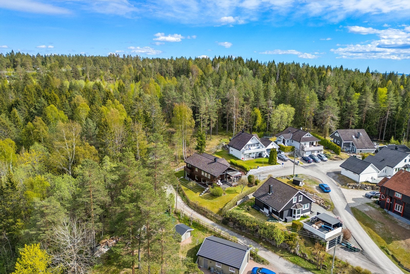 Rolig og tilbaketrukket beliggenhet innerst i en blindvei. Galleribilde