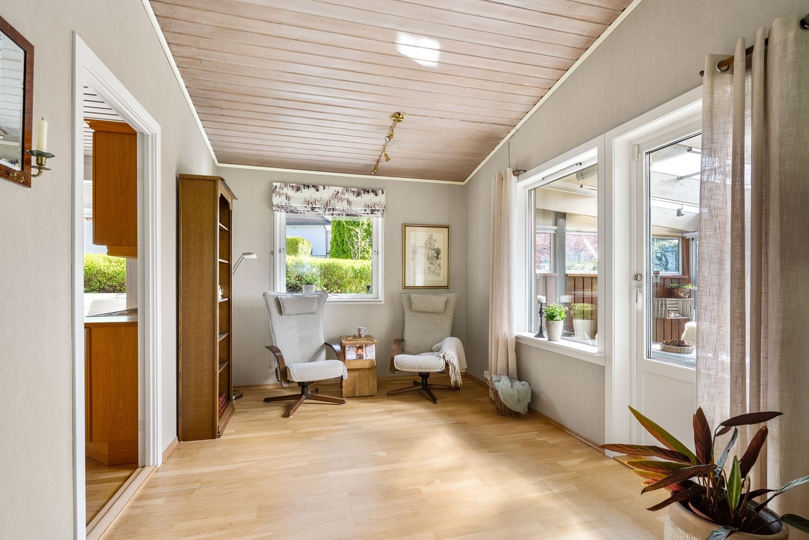 En egen krok gir rom for en lesestol eller en mindre sittegruppe. Galleribilde
