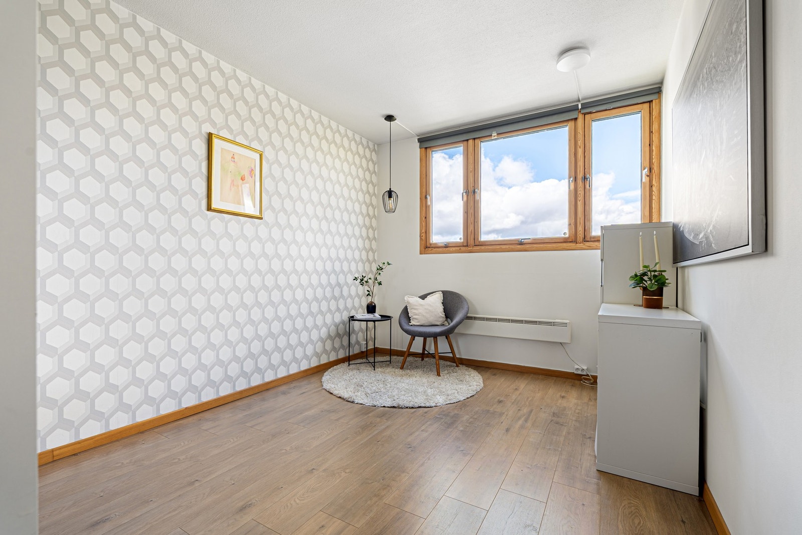 Lyst og innbydende soverom med godt lysinnslipp. Galleribilde