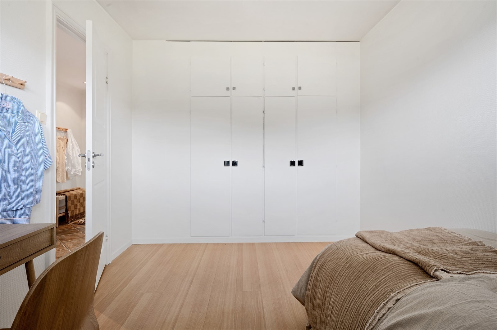 Også her har en godt med garderobeplass. Galleribilde