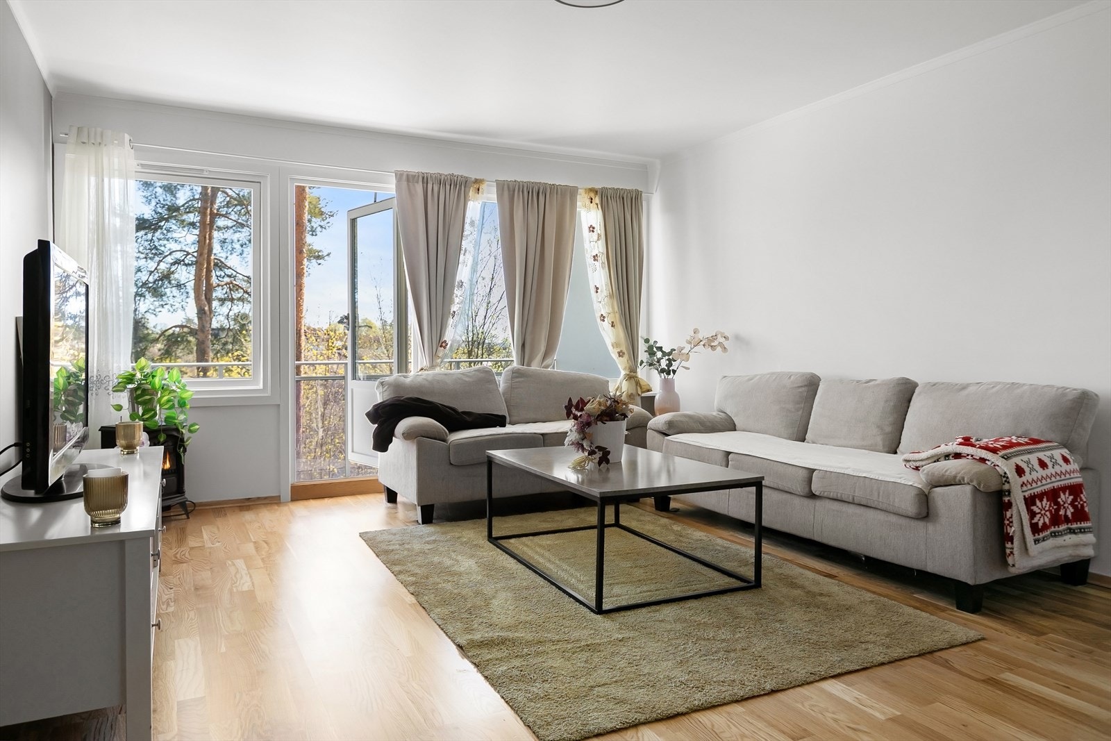 Velkommen til Huldreveien 65 - Presentert av Nordvik Asker - Foto Zovenfra. Galleribilde