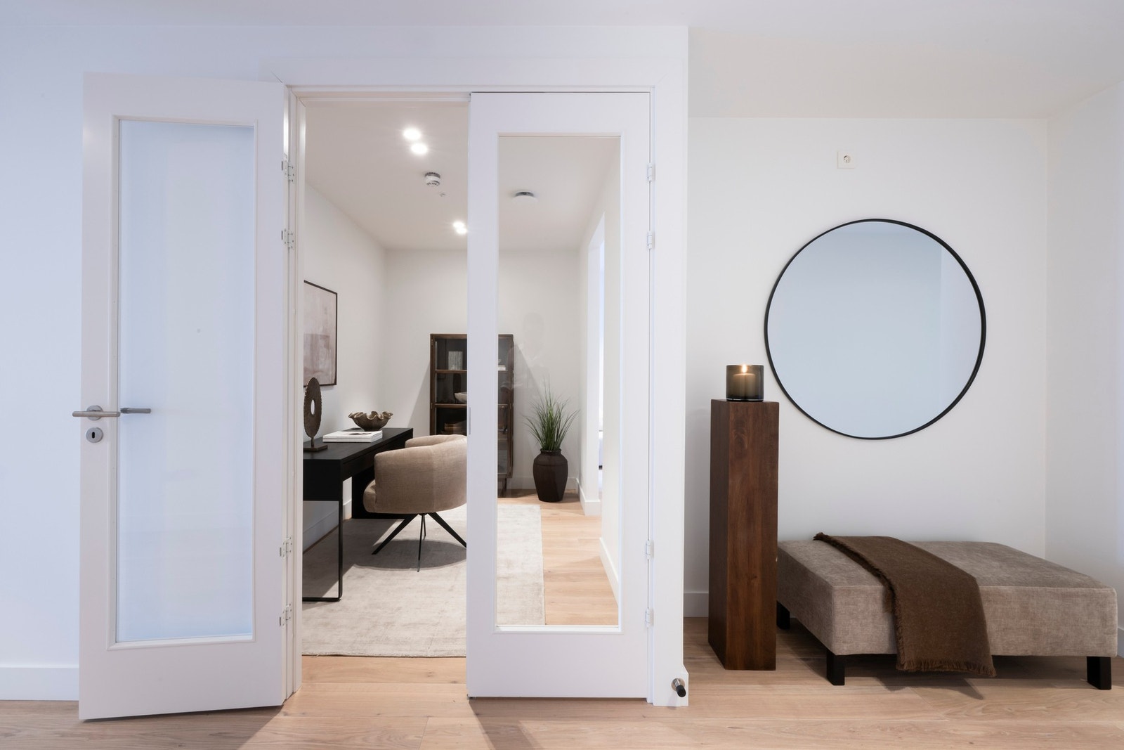 Entrèen har nisje til garderobe Galleribilde
