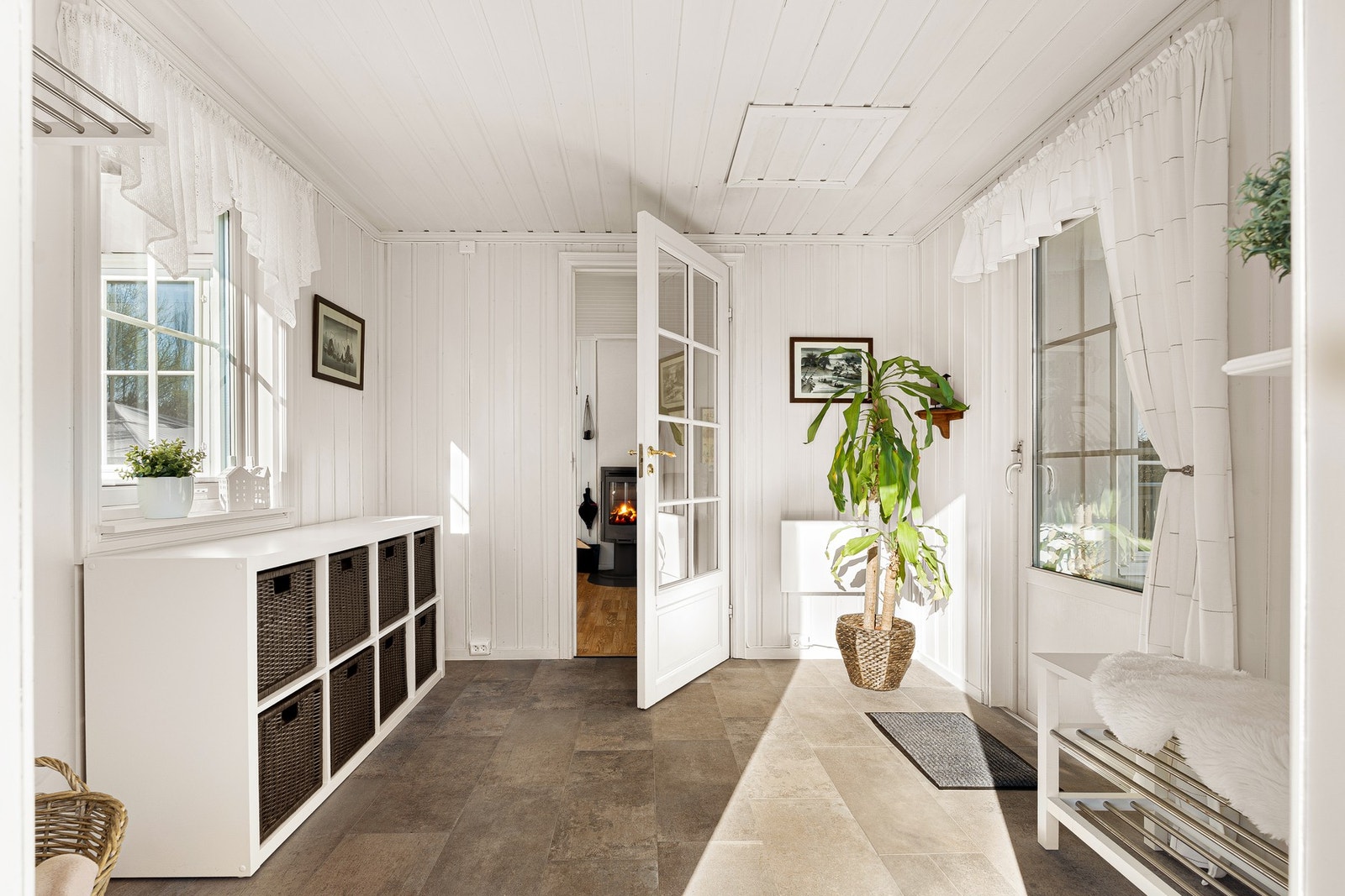 Velkommen inn til en romslig gang Galleribilde