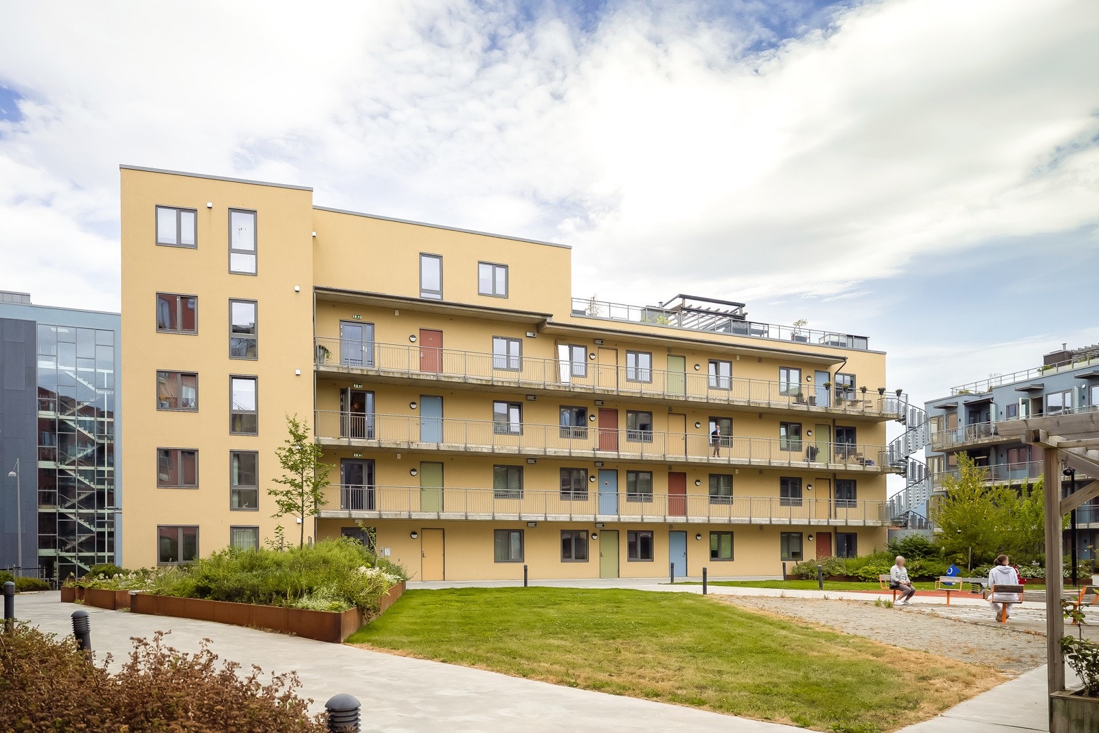 Leiligheten ligger i Lilleby Triangel, svært sentralt plassert med nærhet til både sentrum og Ladestien med turstier og bademuligheter. Galleribilde