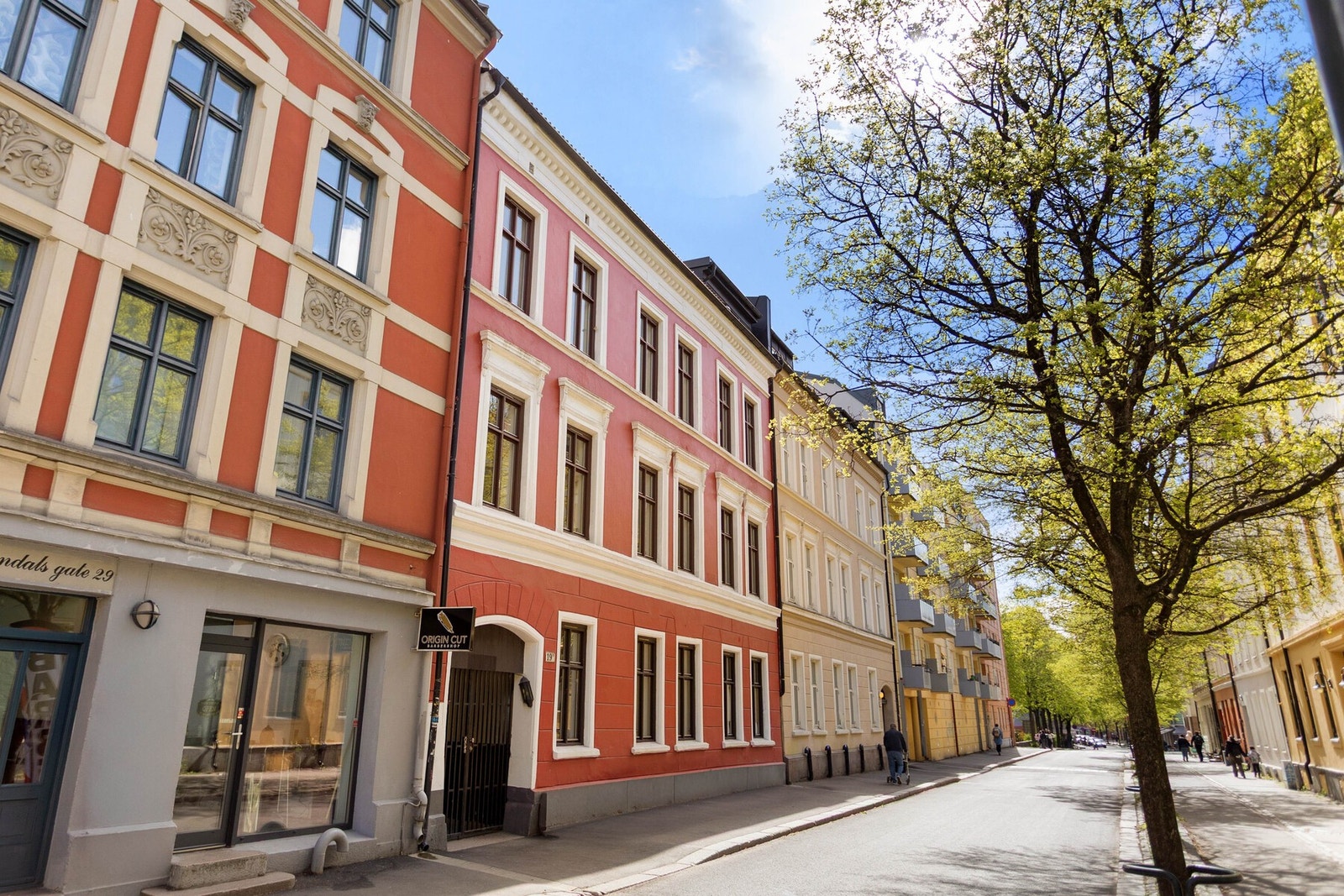 Vakker, klassisk 1890-gård rett ved Botanisk hage. Galleribilde