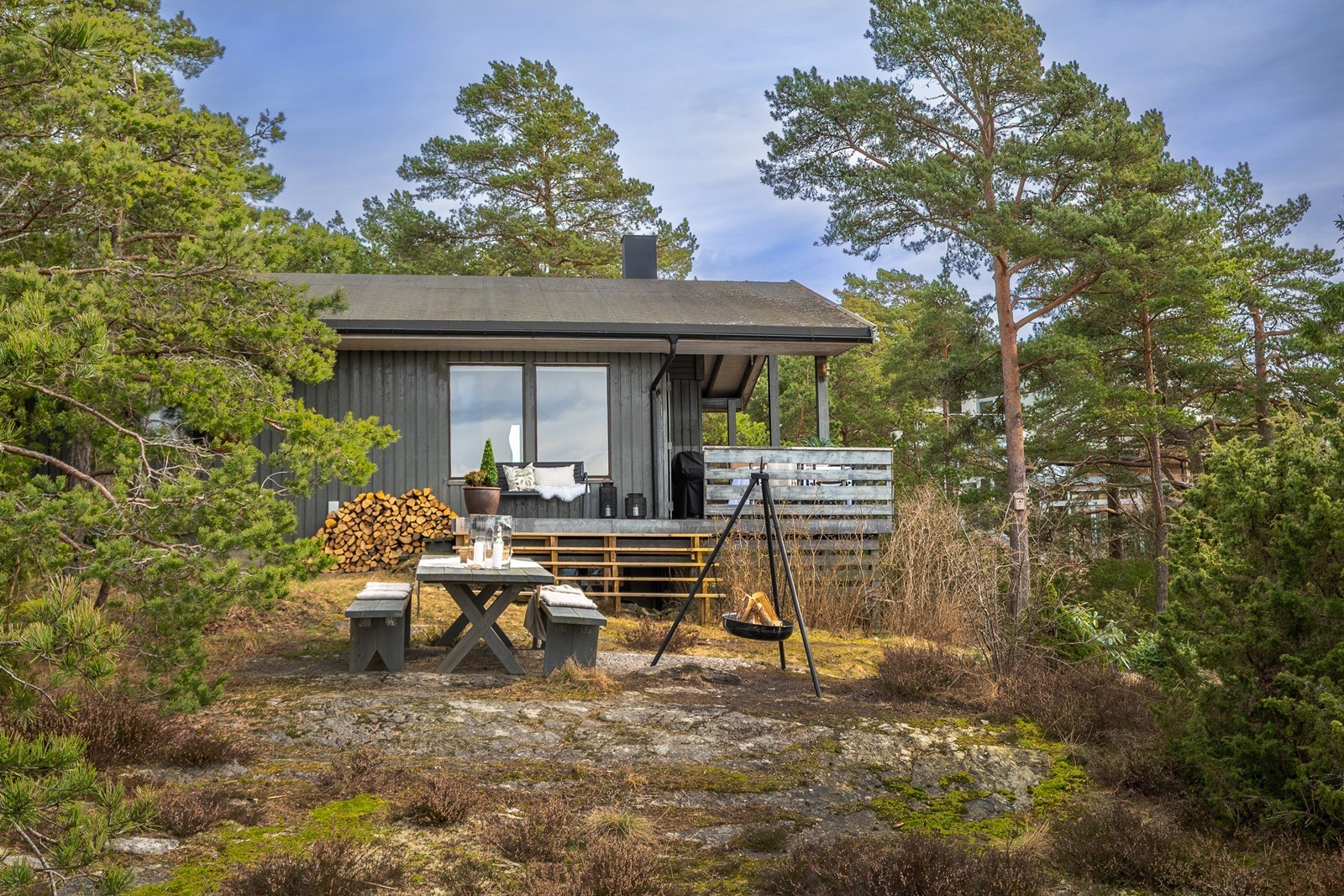 Sjarmerende hytte som tilbyr den perfekte balansen mellom komfort og naturskjønnhet. Galleribilde