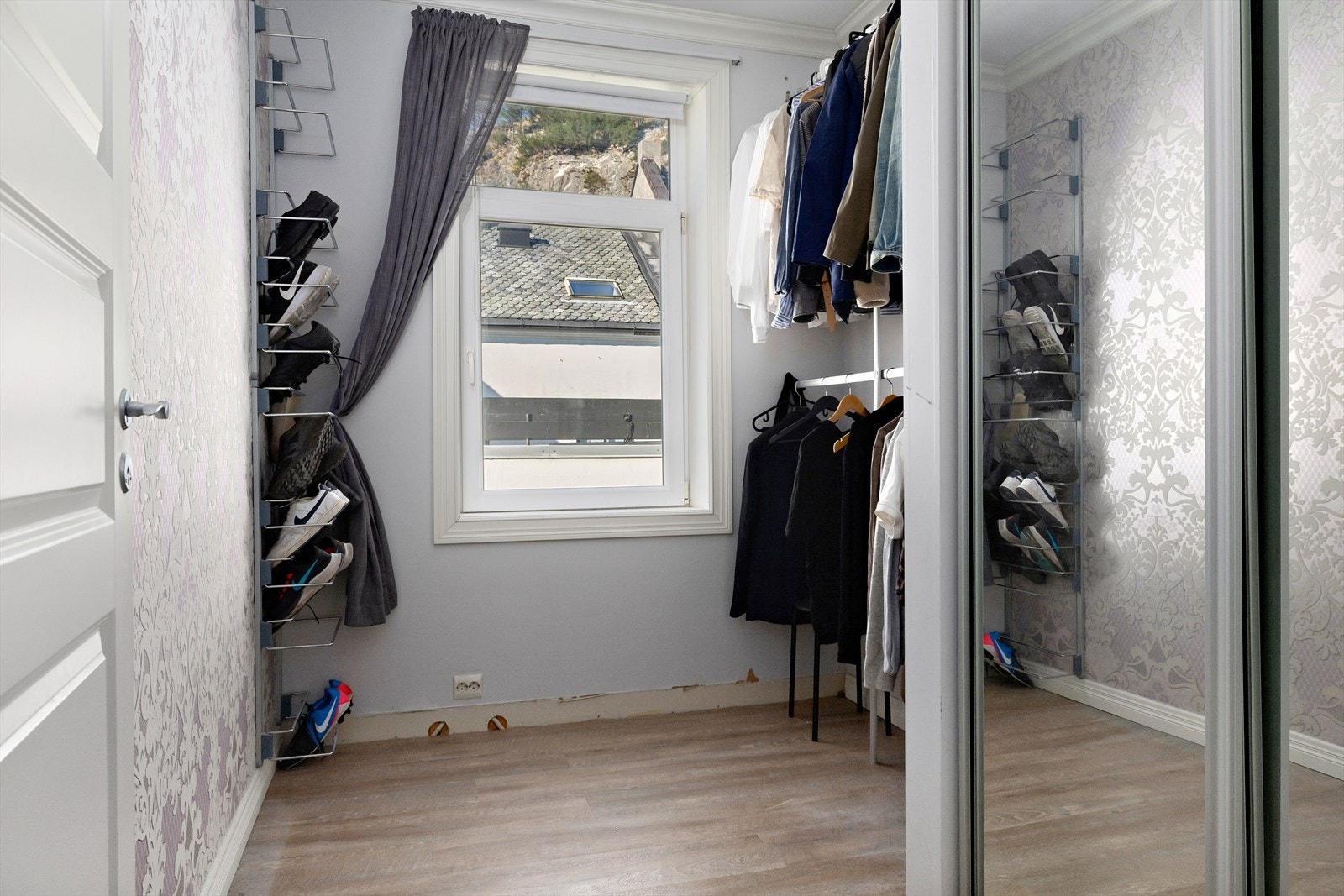 Soverom nummer to er i dag brukt som garderobe. Galleribilde