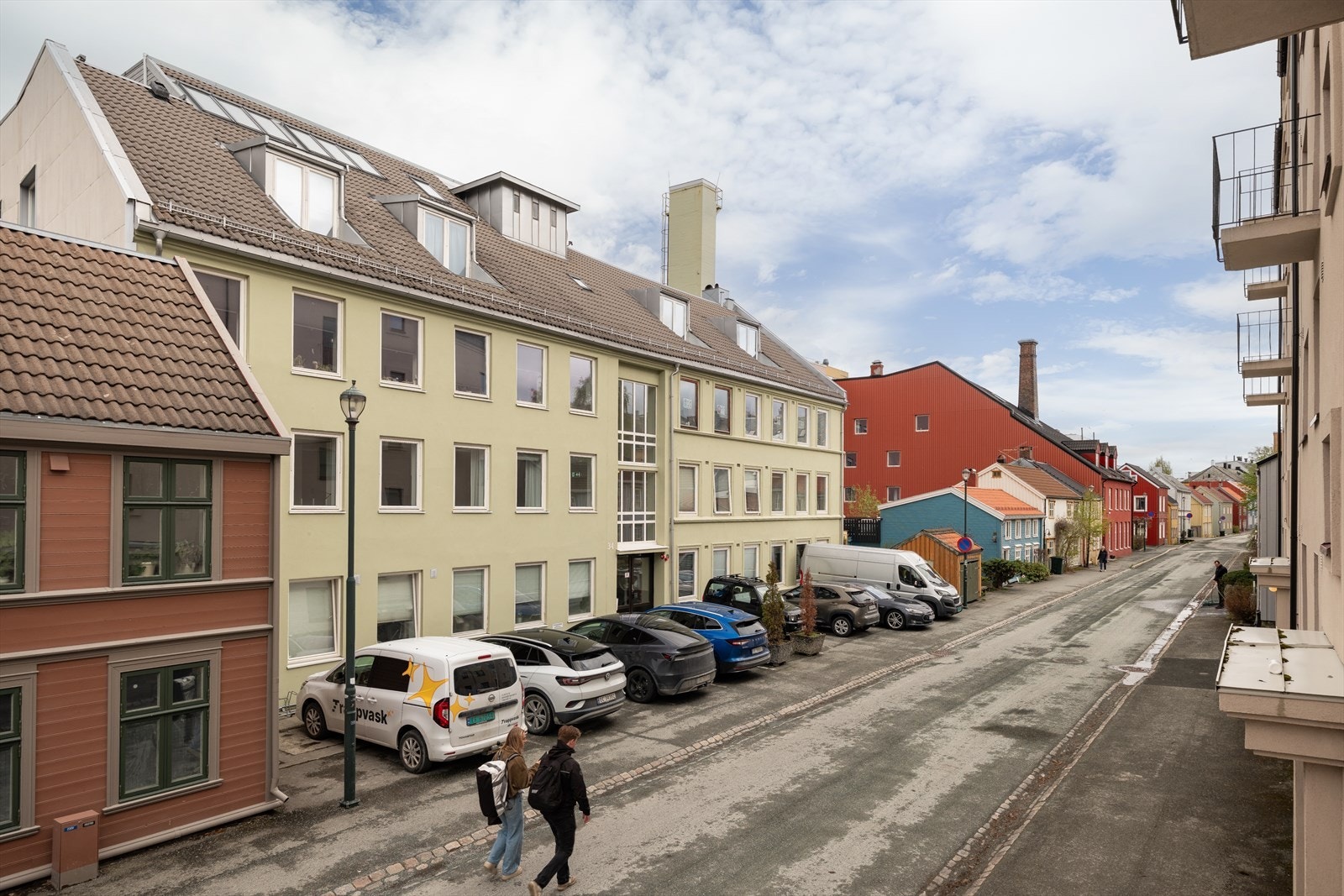 Boområdet er omkranset av svært flott trehusbebyggelse og ærverdige bygårder. Galleribilde