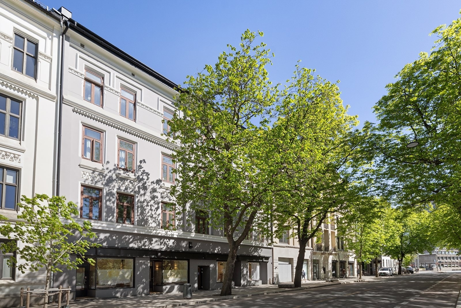 Supersentral beliggenhet med Solli Plass og et rikt utvalg av butikker, serveringssteder og kollektivtransport kun et par minutter unna. Galleribilde