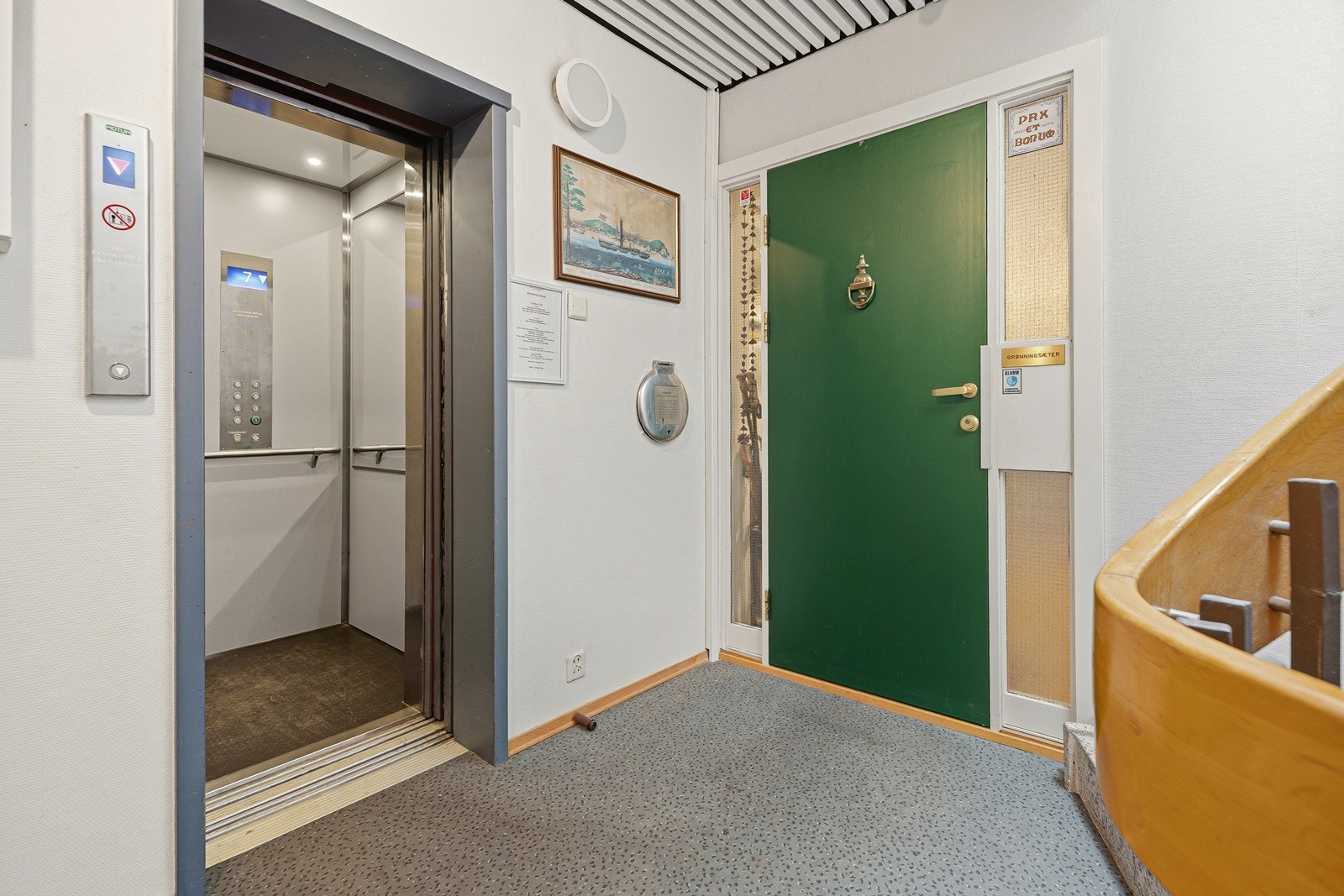 Heis i direkte tilknytning til leiligheten Galleribilde