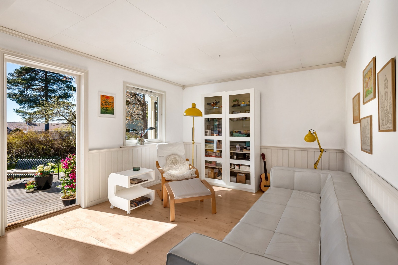 Naturlig plass for tv-stue i denne delen av stuen. I originale tegninger er det tegnet inn soverom her Galleribilde