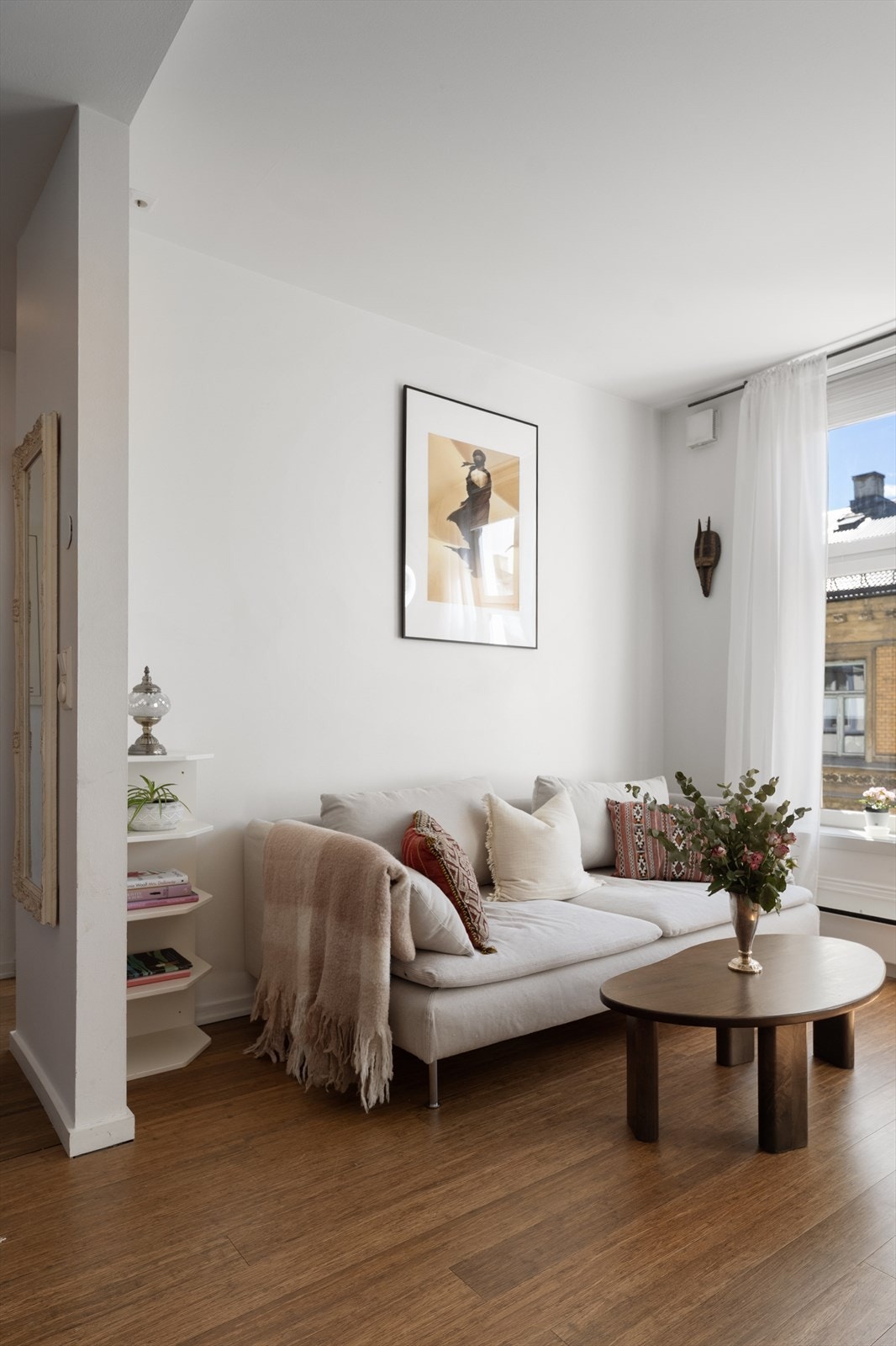 Takhøyden er på ca. 2,62 meter, noe som forsterker romfølelsen ytterligere. Galleribilde