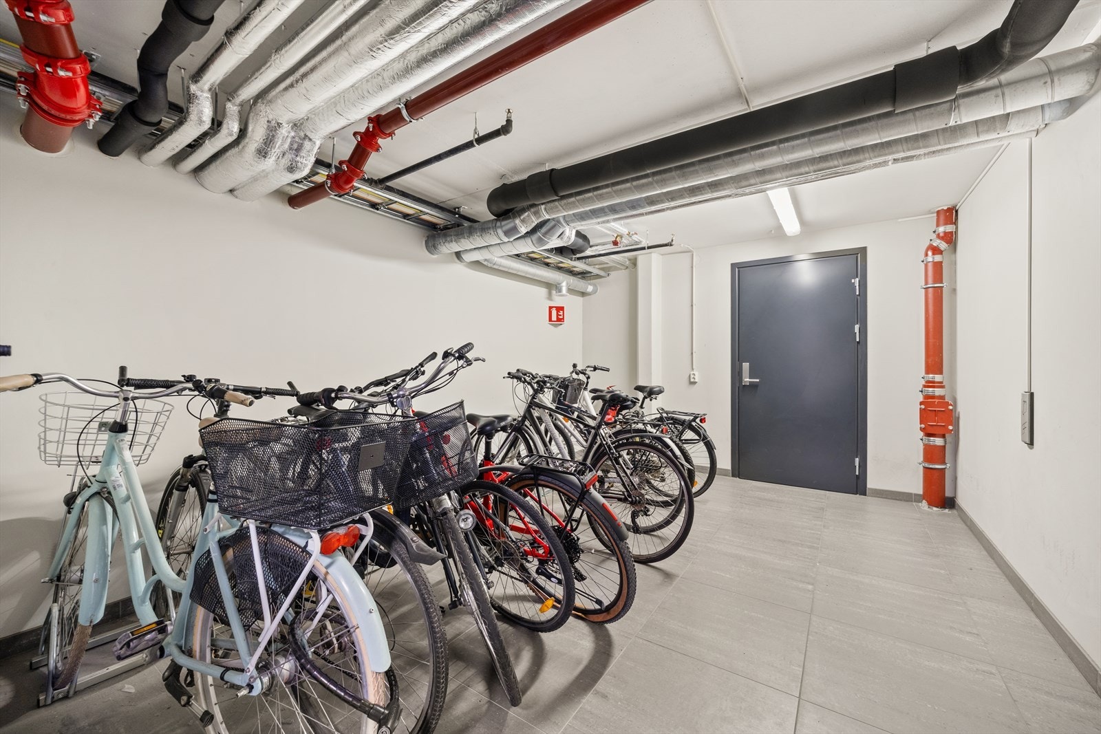Felles sykkelparkering Galleribilde