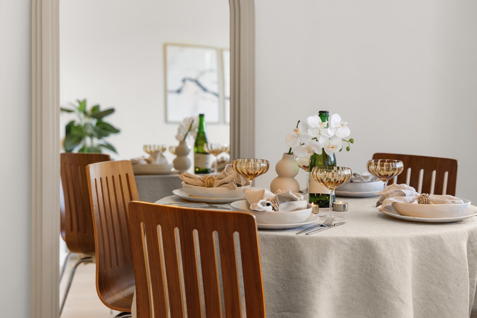 Naturlig plass for spisegruppe Galleribilde