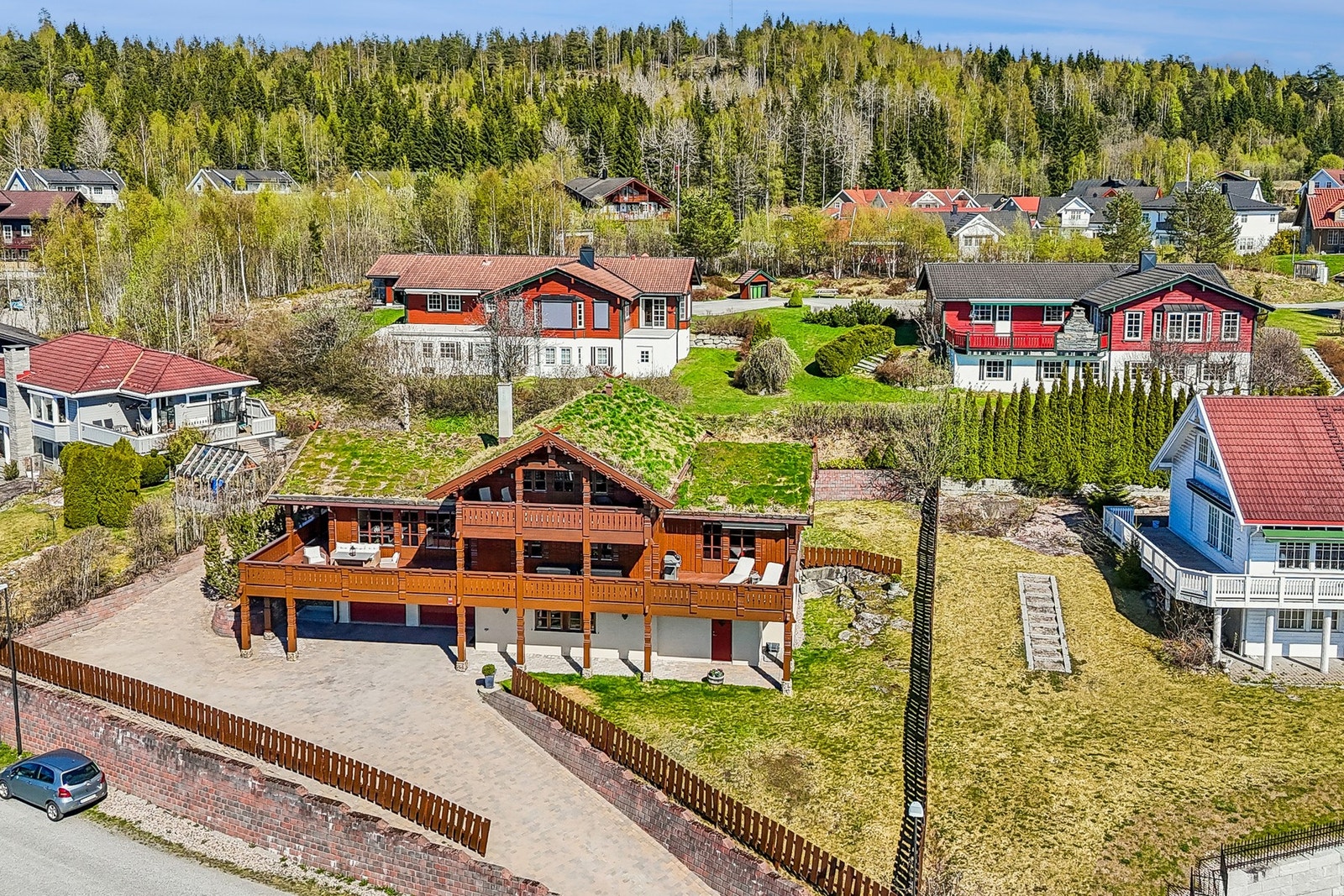 Området er kjent for sine naturskjønne omgivelser, familievennlige miljø og gode bokvalitet. Galleribilde