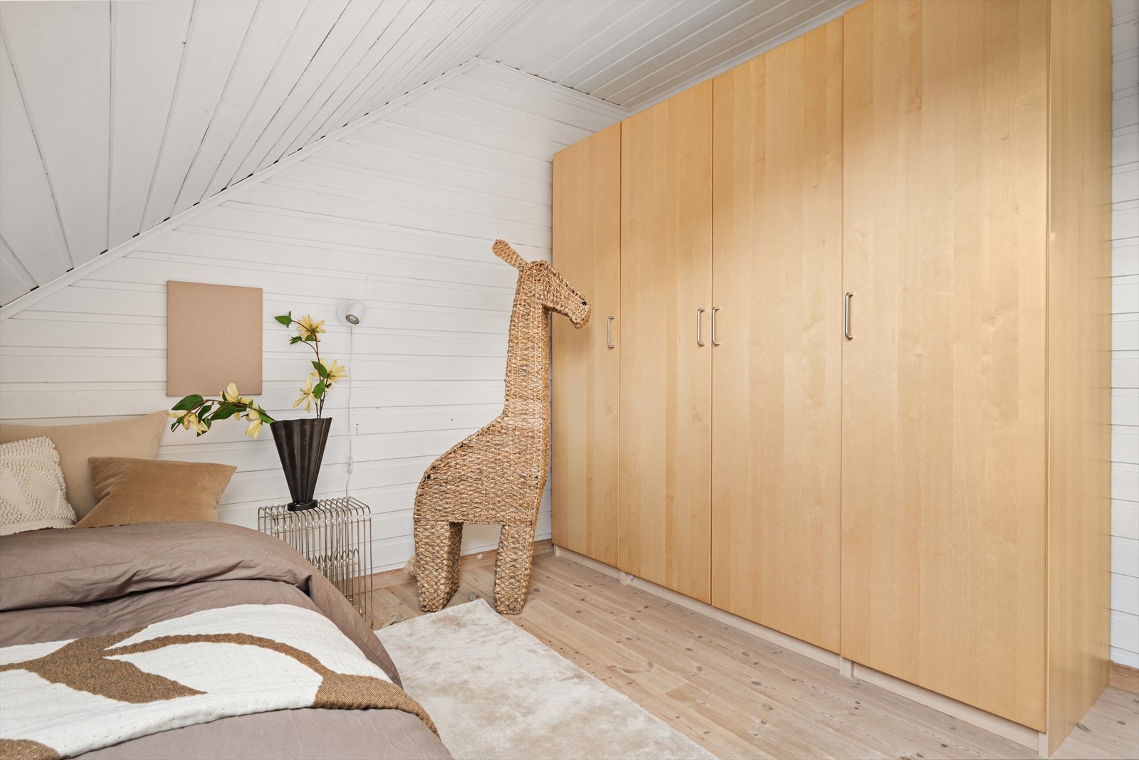 God plass for garderobeskap. Dette følger handelen. Galleribilde