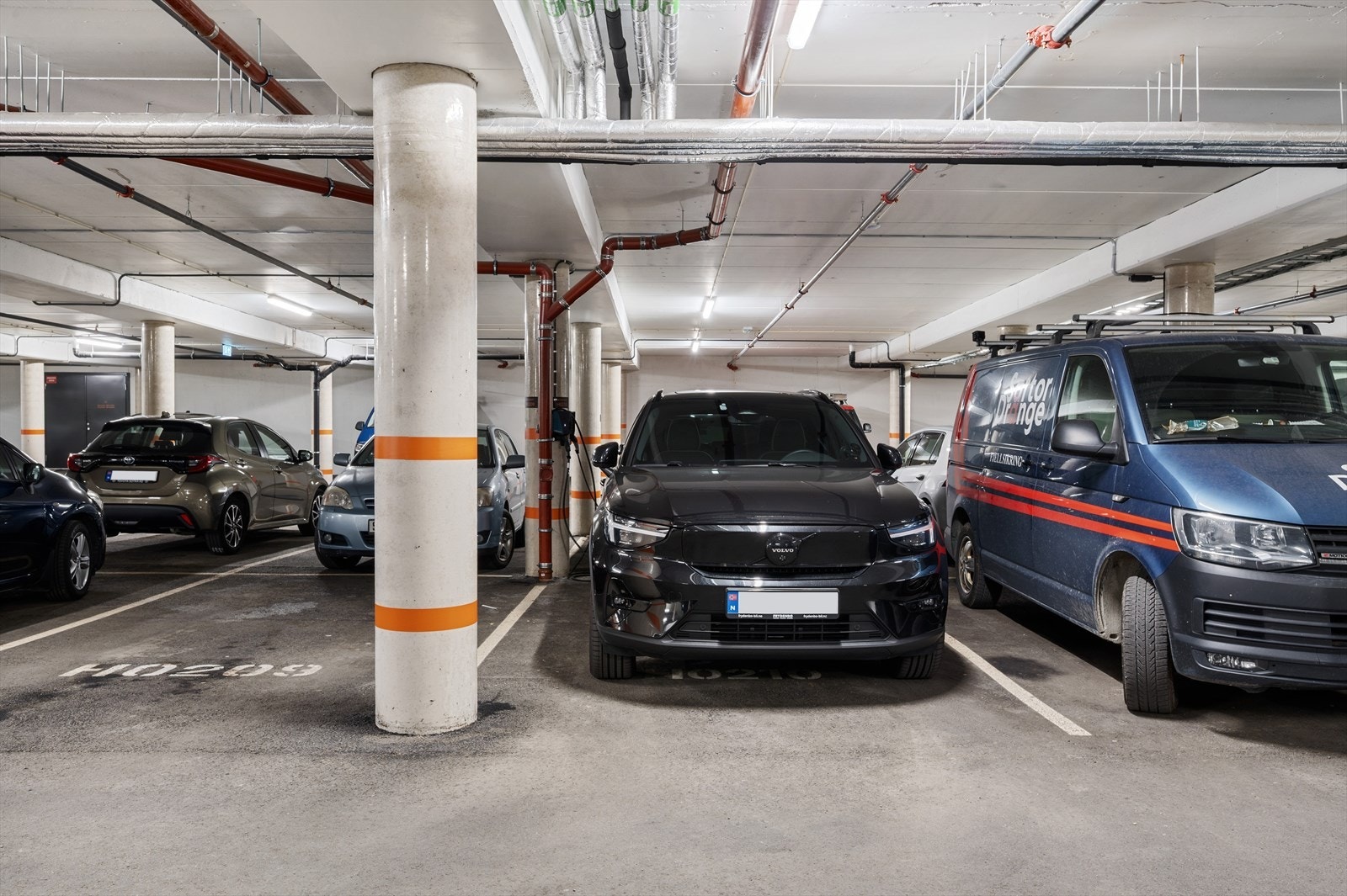 Parkering i felles garasjeanlegg. Galleribilde