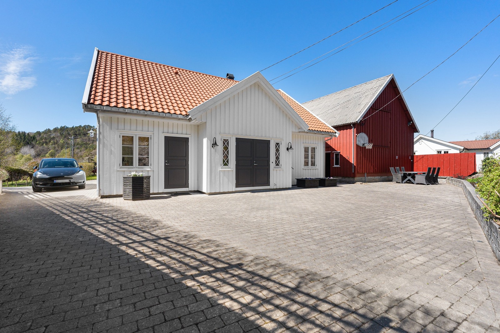 Belegningstein ved inngangsparti Galleribilde