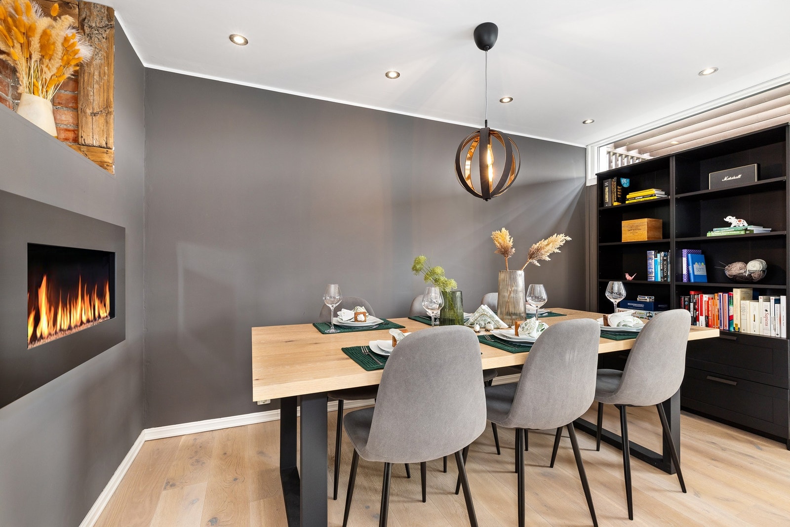 Biopeis i stuen Galleribilde