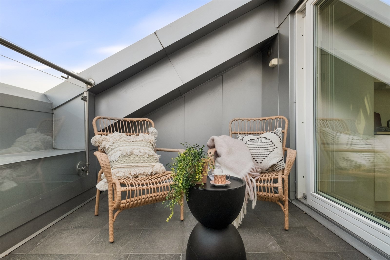 Plass til utemøblement. Galleribilde