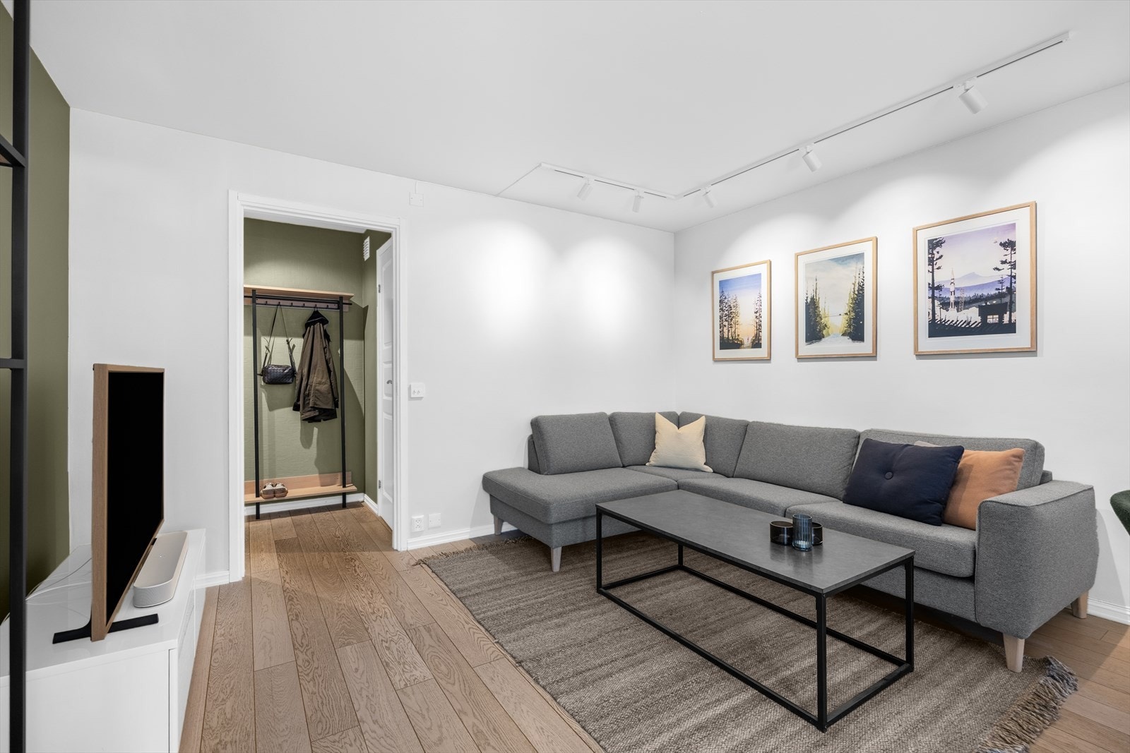 Sitteplassen passer perfekt for hyggelige måltider og gode samtaler. Galleribilde