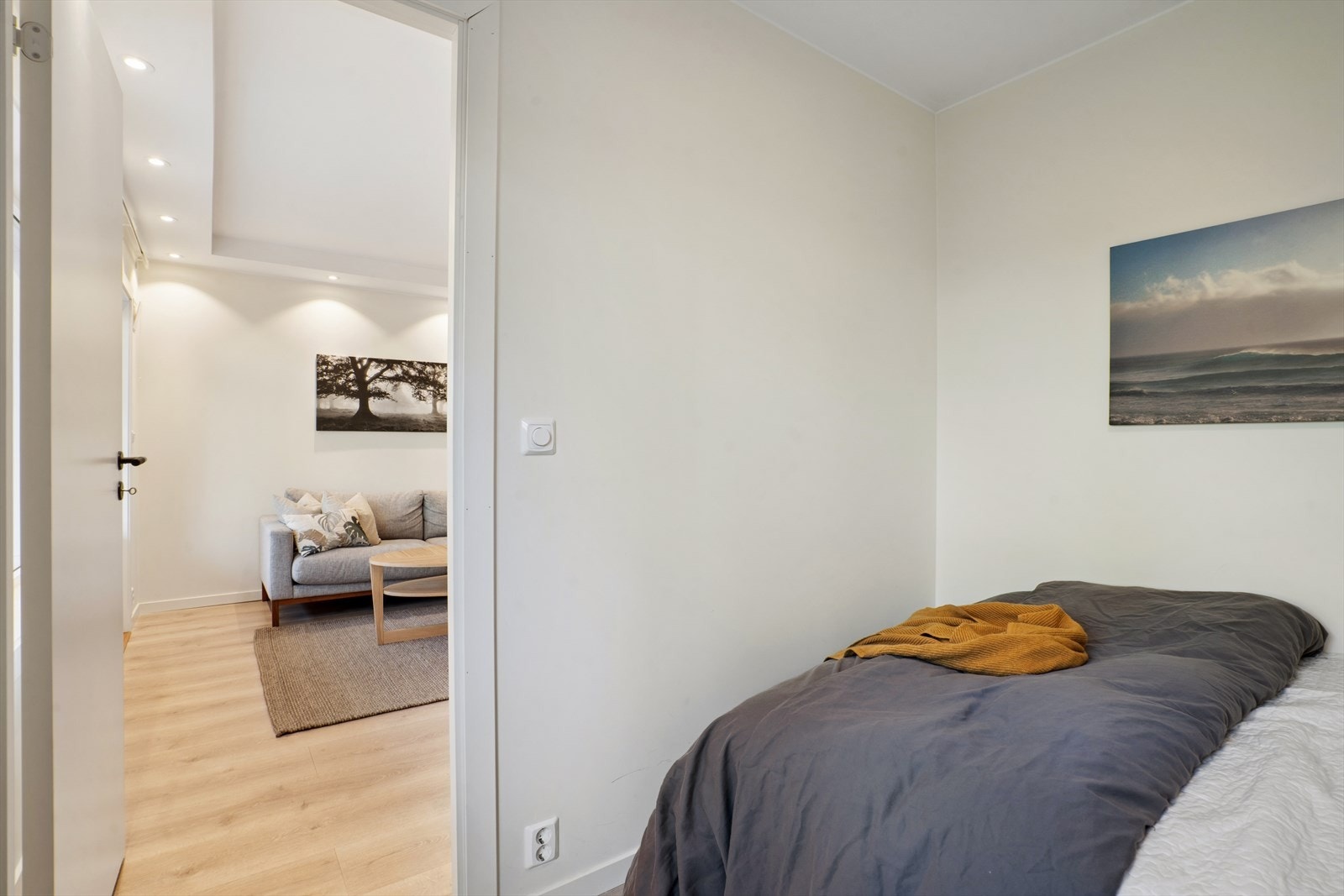 Rommet har en rolig plassering i leiligheten. Galleribilde