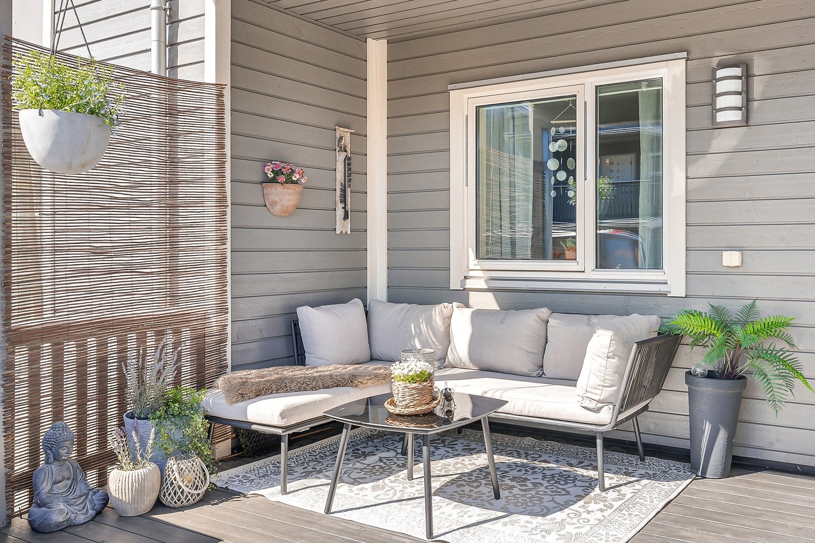 Velkommen til Lønningsåsen 18G m/stor terrasse - kun få min. gange fra Leirvik sentrum Galleribilde