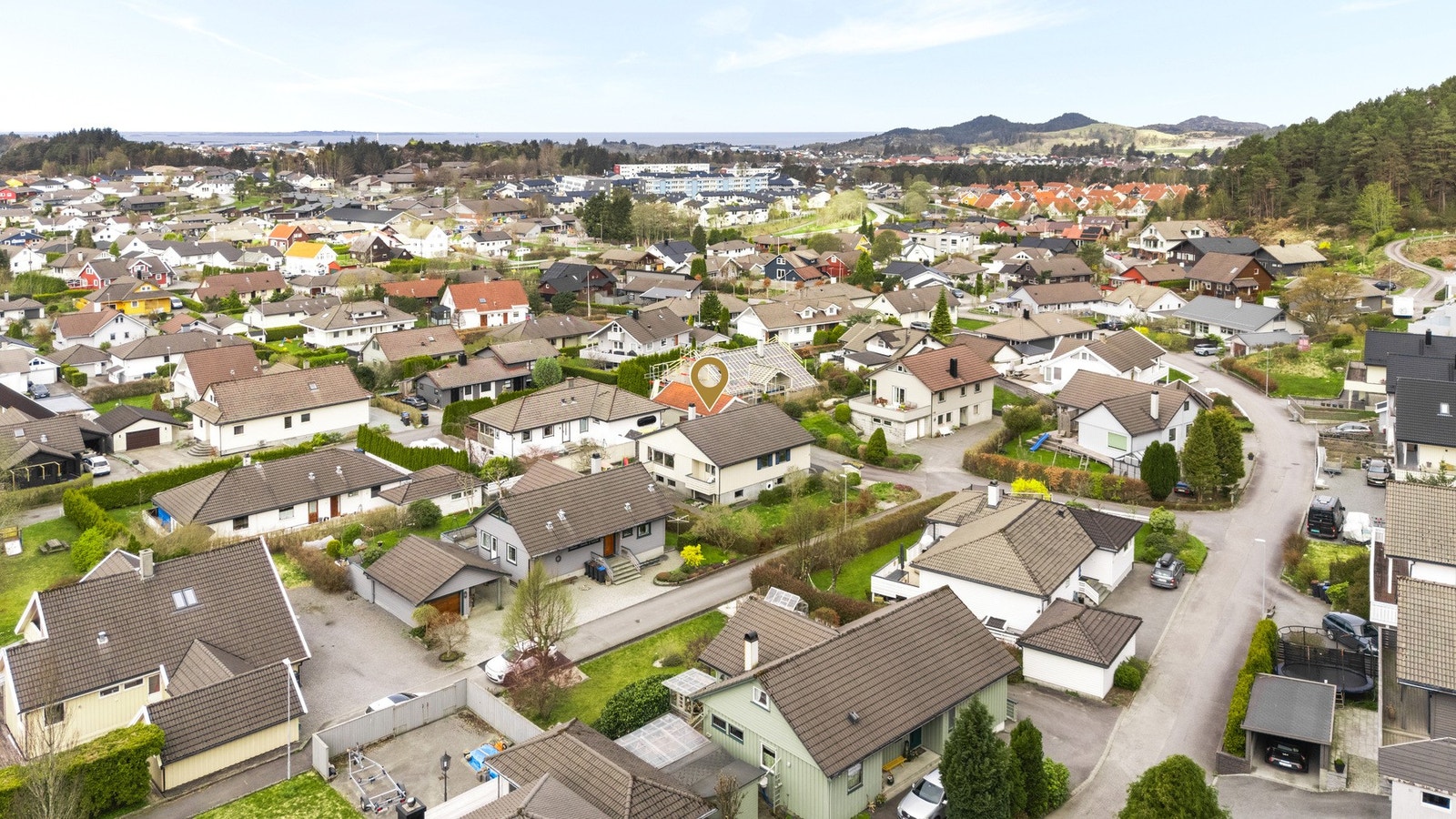 Eiendommen ligger i et rolig og barnevennlig boligområde på Bleikemyr med lite gjennomgangstrafikk Galleribilde