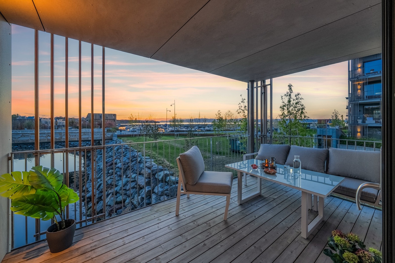 Ikke den dummeste plassen å slå seg ned med noe godt i glasset en sommerkveld. Galleribilde