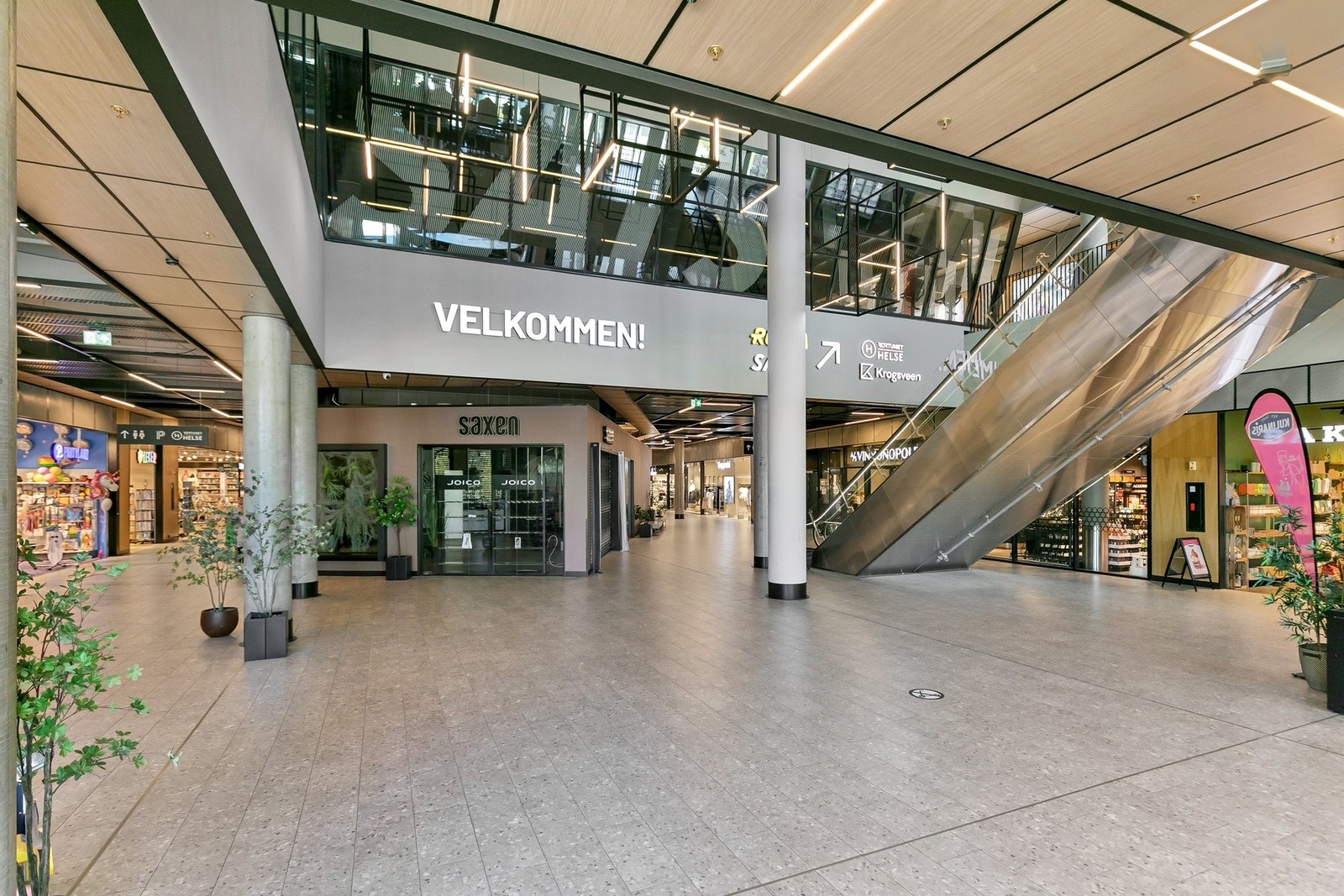 På Rortunet finner du alt fra legesenter/tannlege, Sats, dagligvare, kafé og vinmonopol til Bank og sportsbutikk Galleribilde