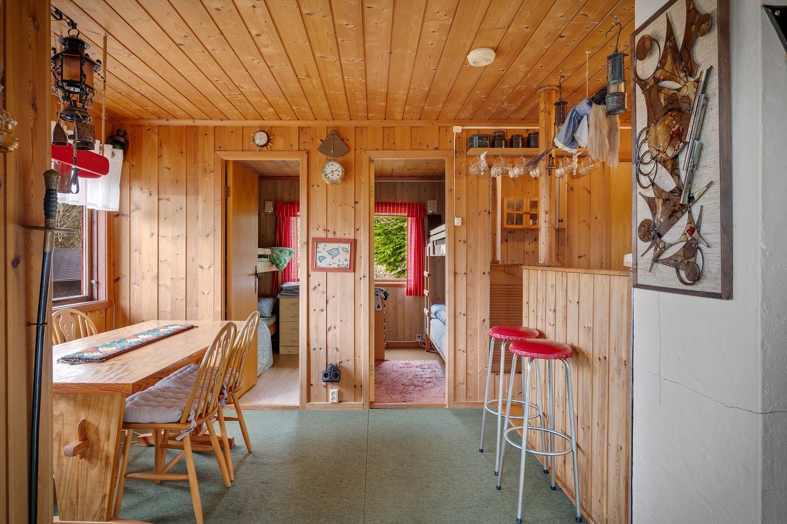 Det er totalt 3 soverom, og kaldloft. Galleribilde