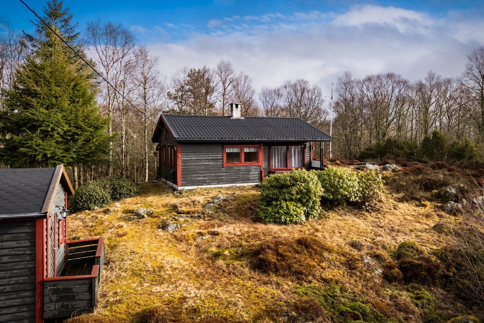 Velkommen til Ersværvågen 42! En sjarmerende og tilbaketrukket hytte på Reksteren.
Presentert av Elise Linningsvoll v/ Aktiv Eiendomsmegling | Foto: Imotiv v/ Christian Fagerland Galleribilde