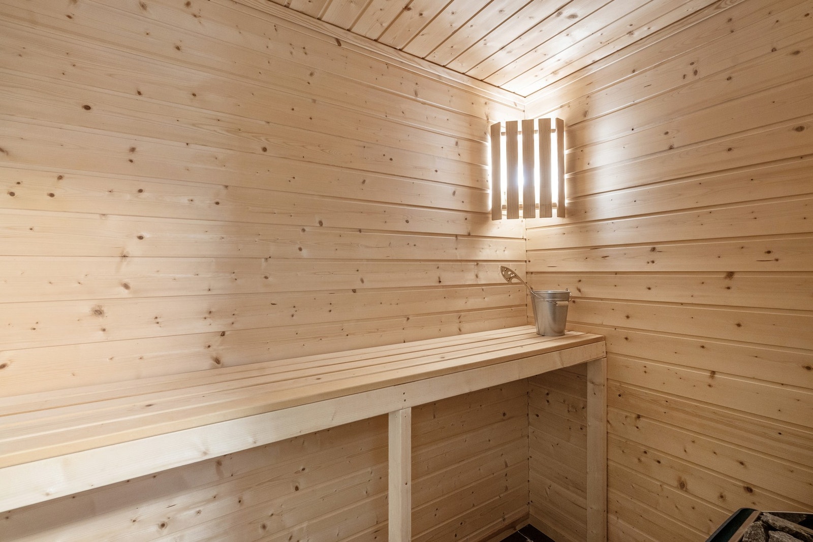 Fra badet har man direkte inngang til en deilig badstue. Galleribilde