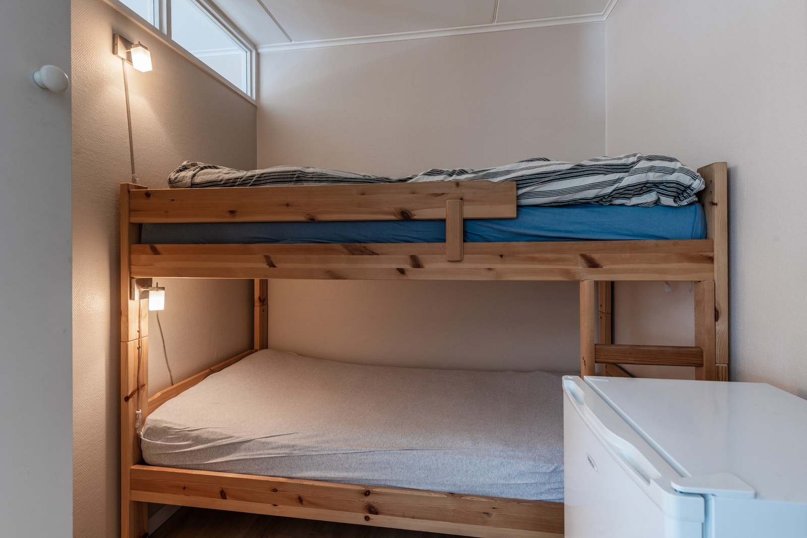 Sovealkoven har også etablert en køyeseng, noe som gir leiligheten 6 sengeplasser. Galleribilde