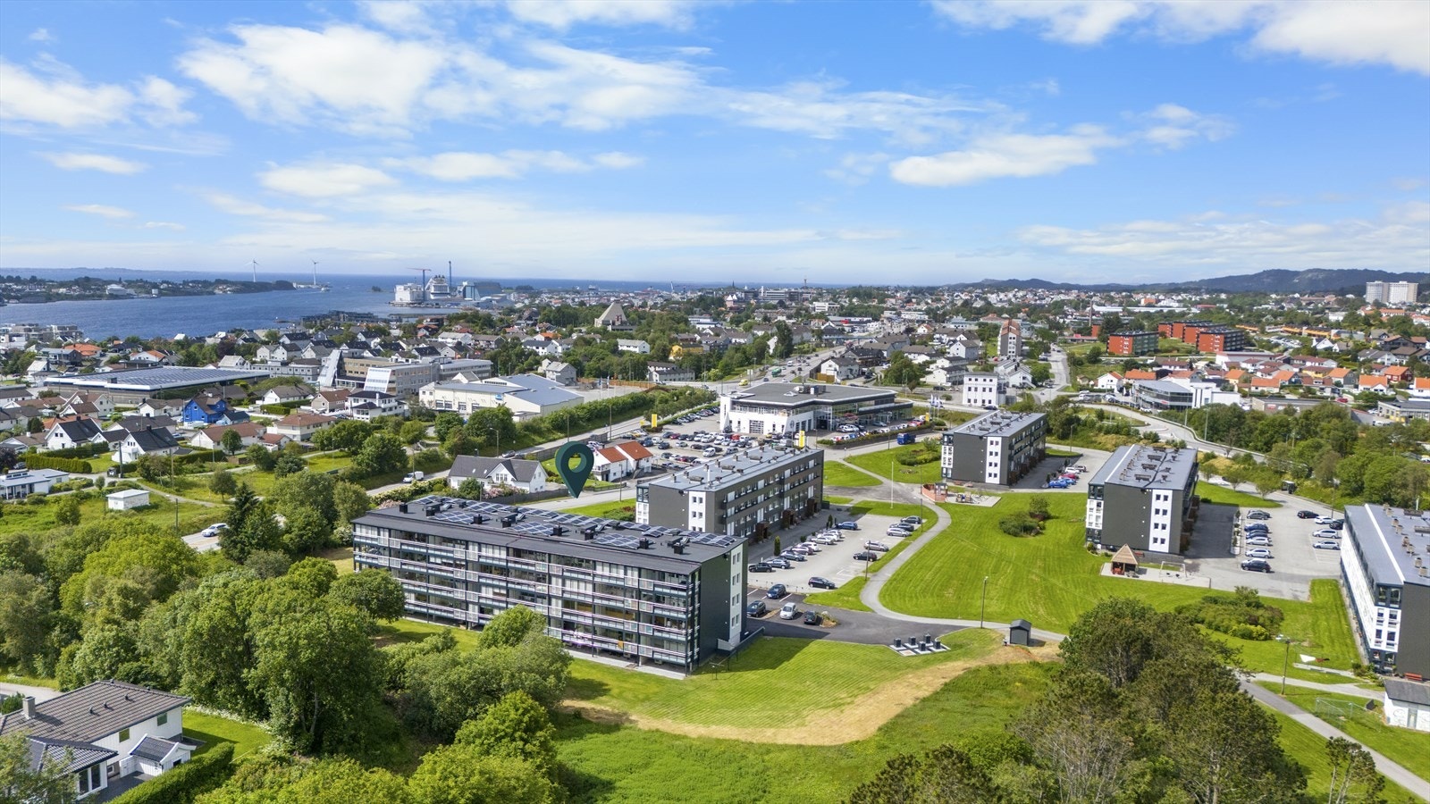 Her har en nærhet til barnehage, skoler, butikker, bussforbindelser m.m. Galleribilde