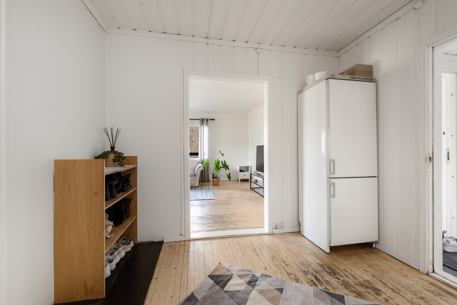 God plass til oppbevaring av yttertøy og sko. Galleribilde