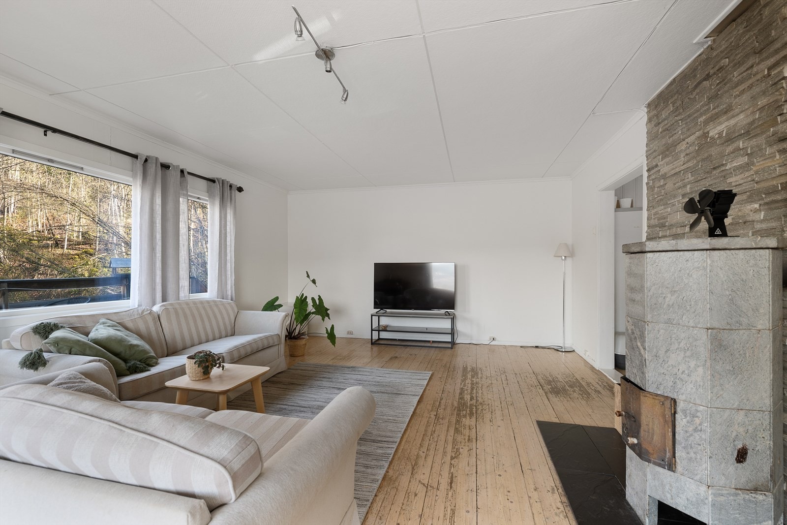 Fra stuen er det direkte utgang til en veranda på 12 m². Galleribilde
