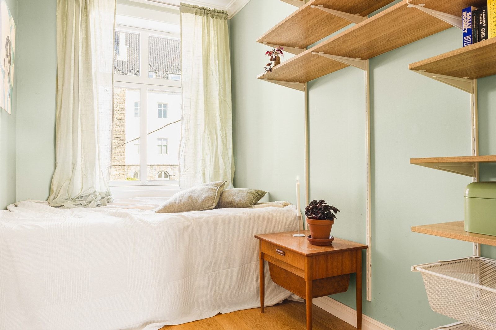 Her og plass til å innrede med seng og garderobeløsning. Galleribilde