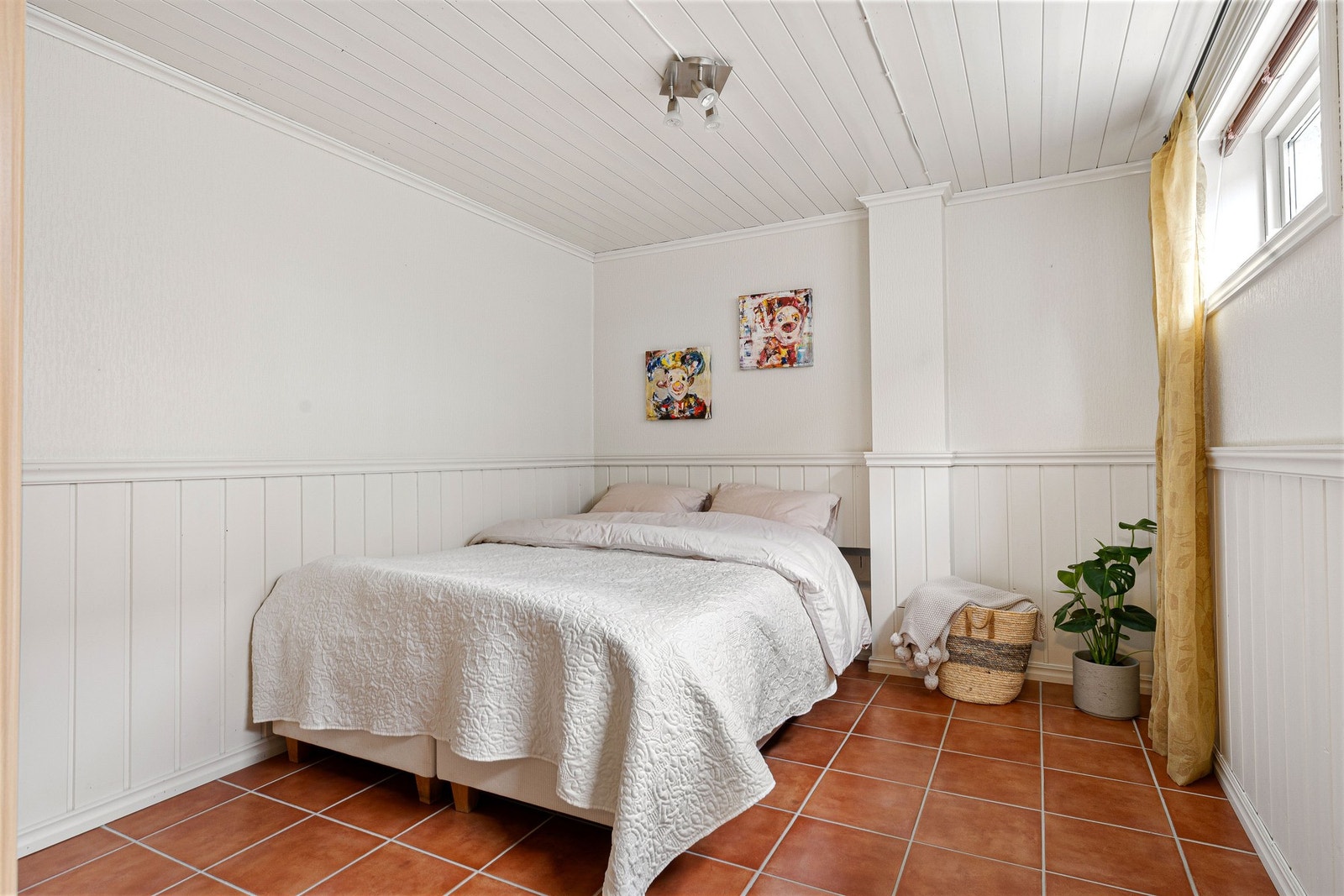Innredet rom i kjeller. Galleribilde