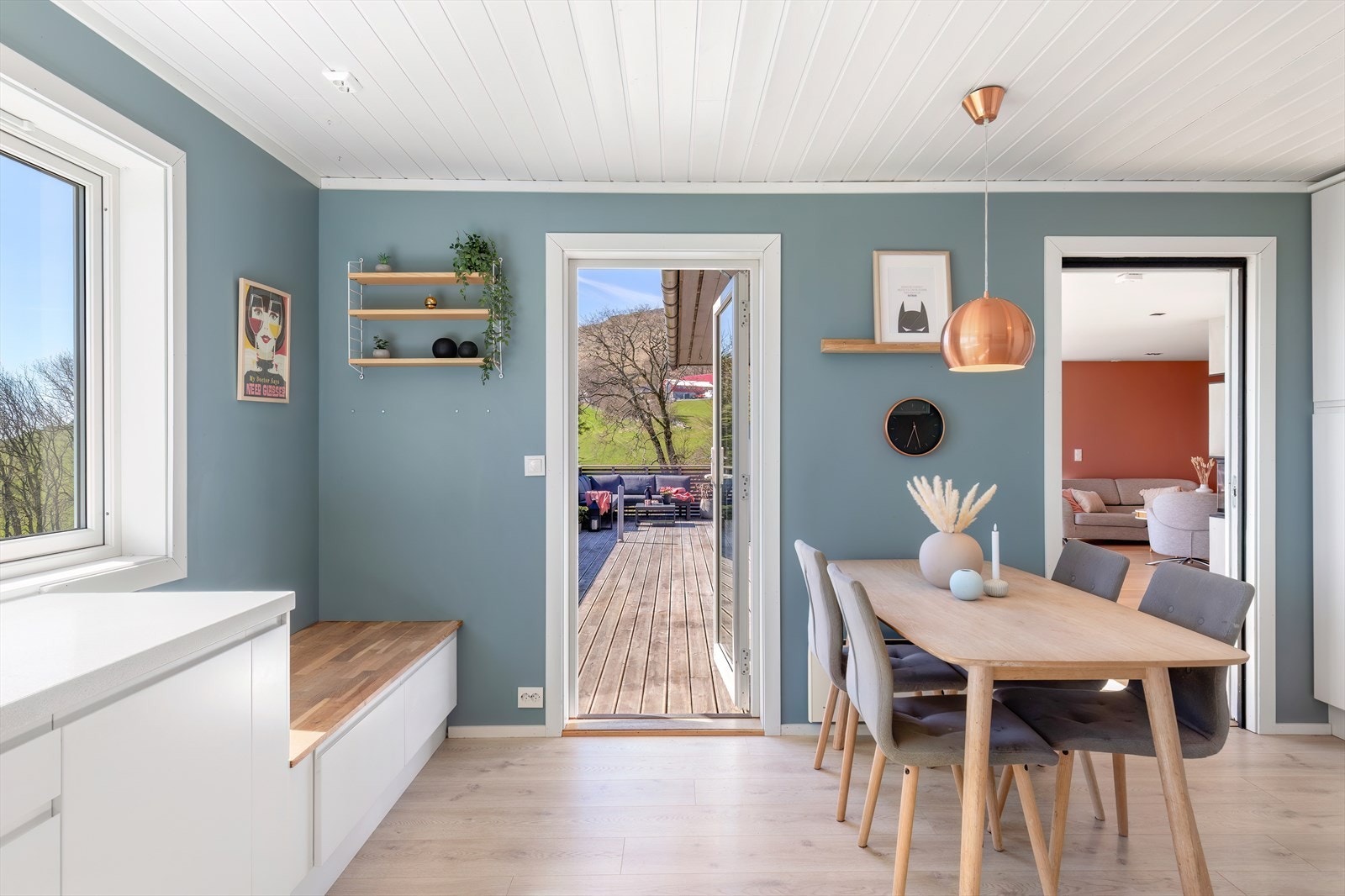 Kjøkken - utgang til terrasse Galleribilde