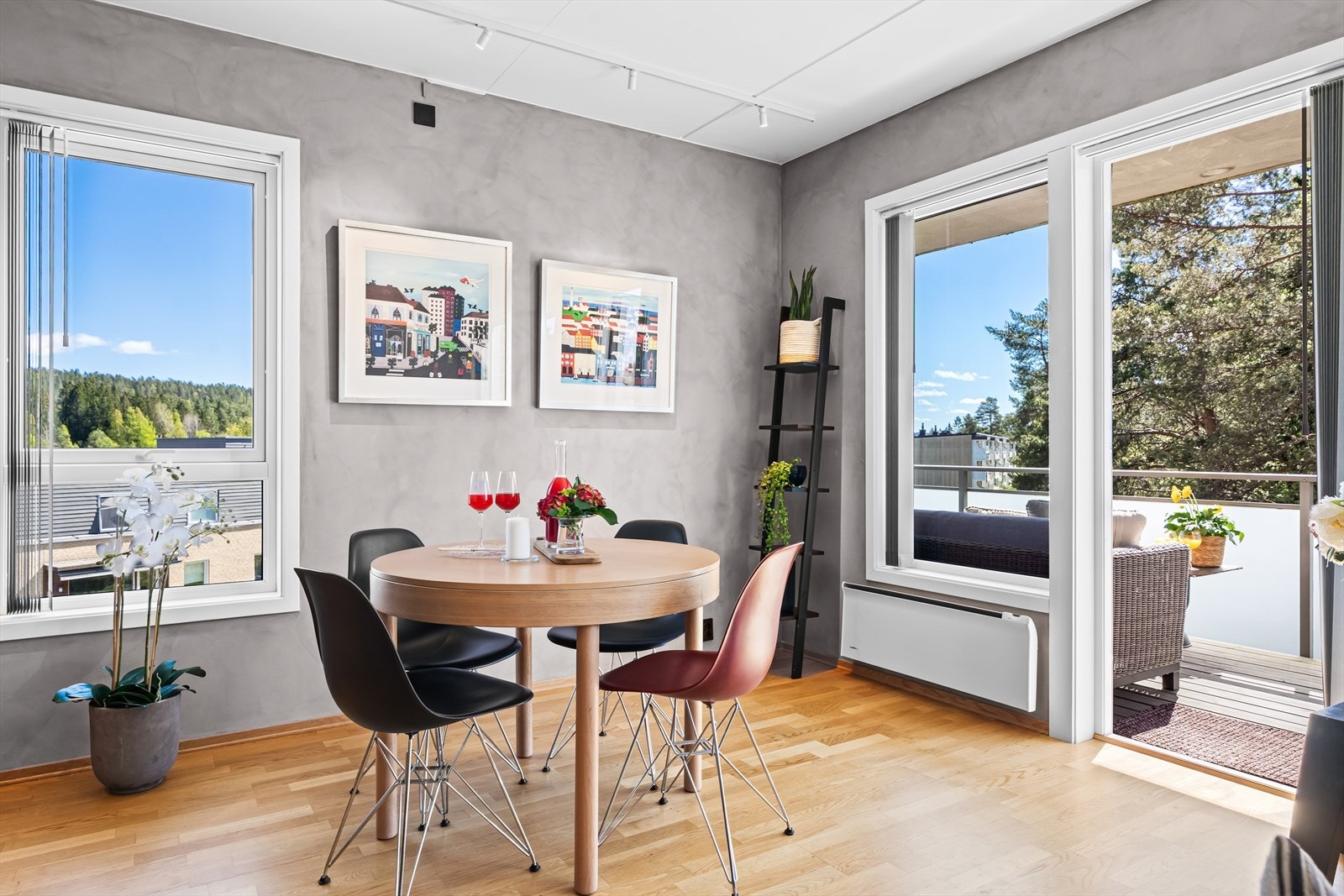 Her er det god plass til spisebord. Galleribilde