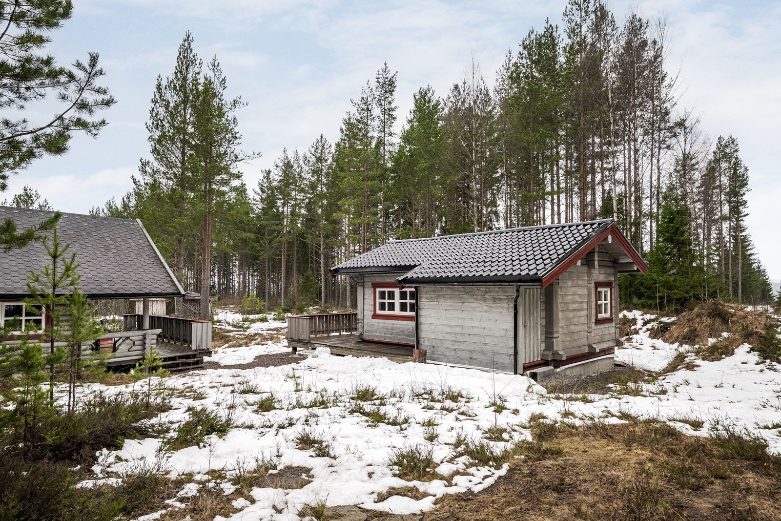 Eiendommen er fint innrammet med byggenes plassering. Galleribilde