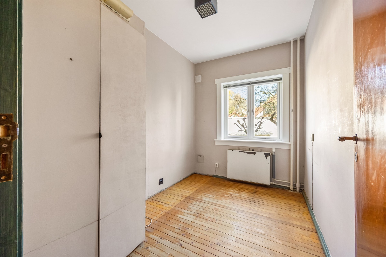 Det andre soverommet er også av god størrelse med plass til seng og et garderobeskap. Galleribilde