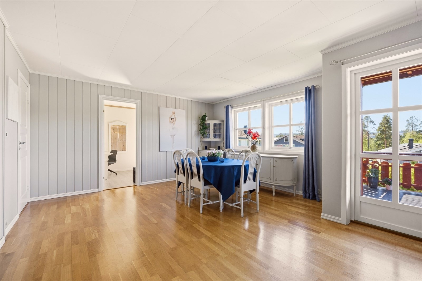 Naturlig plass for spisegruppe Galleribilde