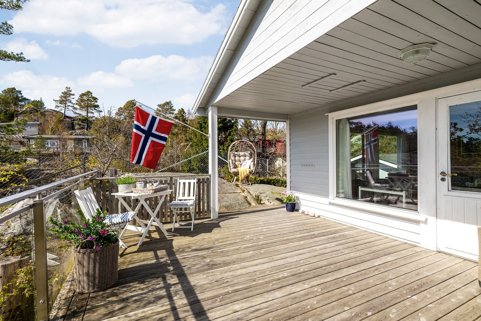 Her er det rikelig med plass til å innrede med flere sittegrupper. Galleribilde