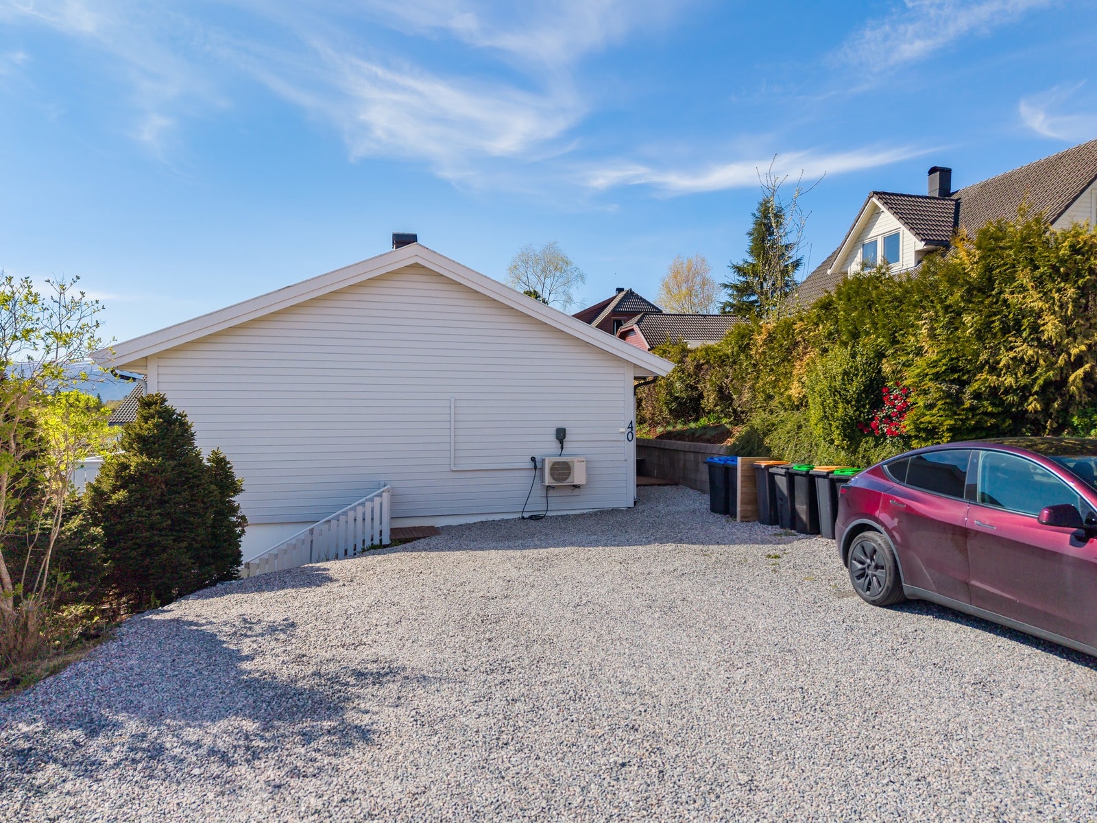 Parkering på oppstillingsplass og opplegg for el-bil lader (2022). Galleribilde