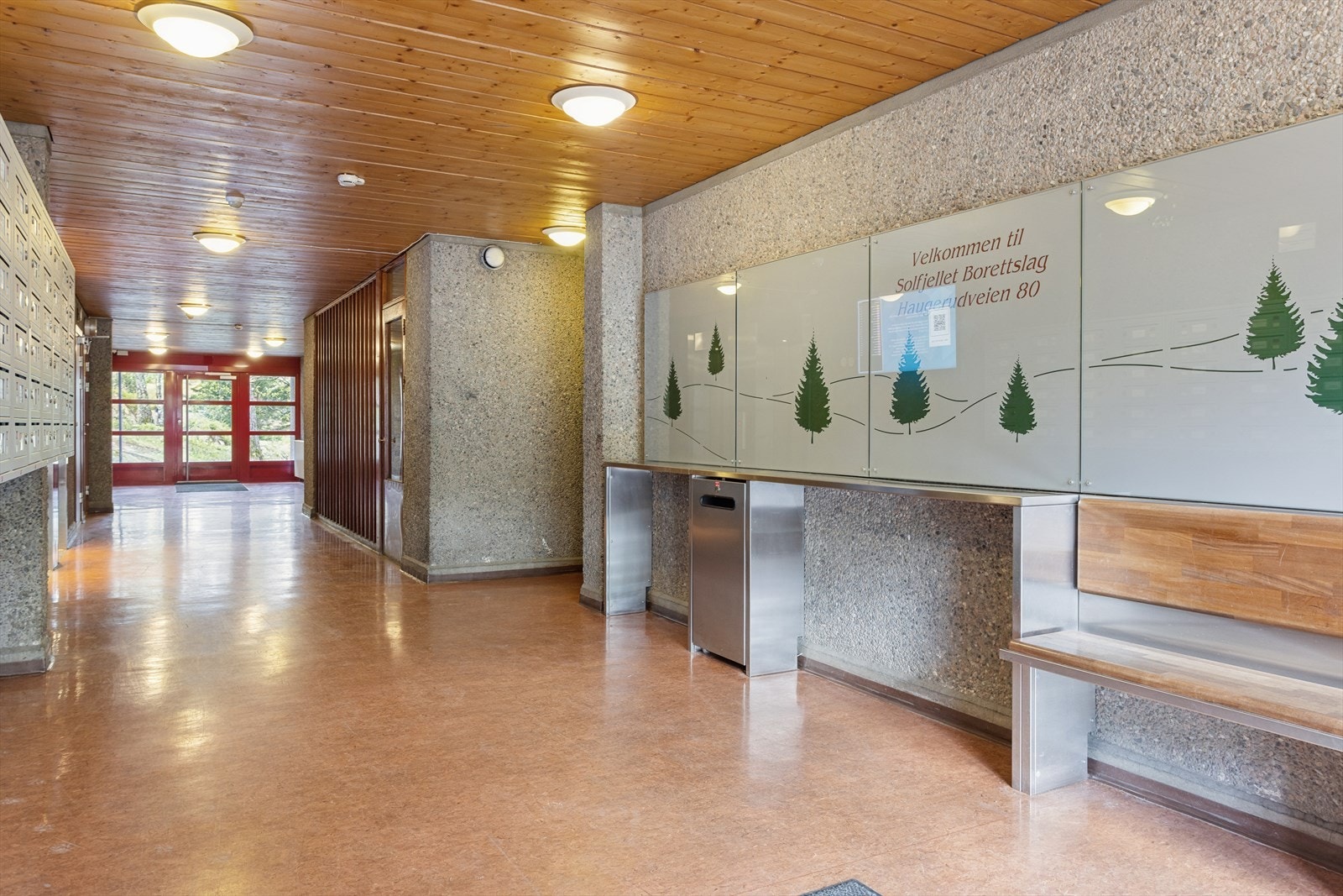 Det er heis i bygget som tar deg direkte opp til etasjeplanet. Galleribilde